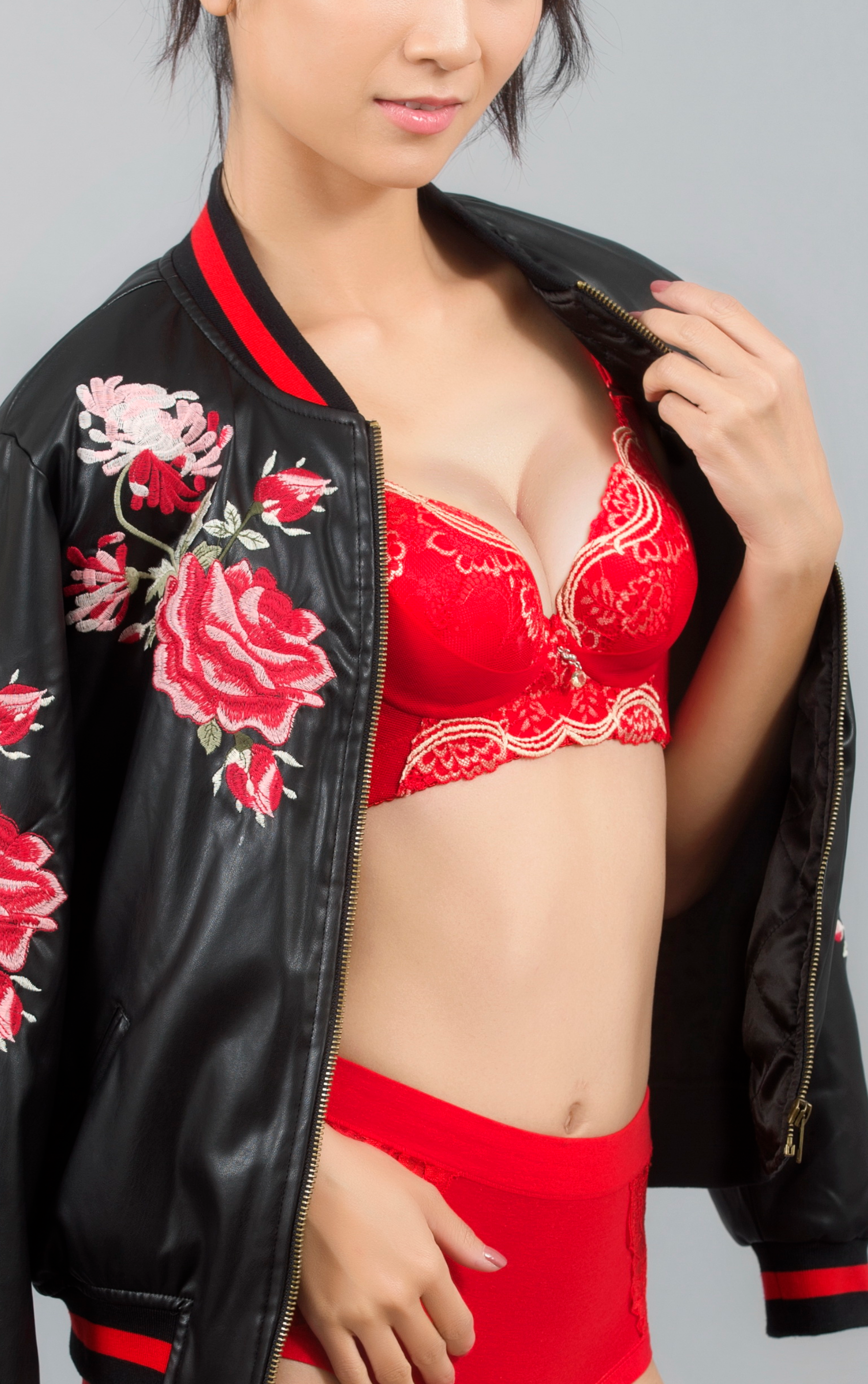 Side view of black wireless lace contour bra showing seamless plunge design and push-up support