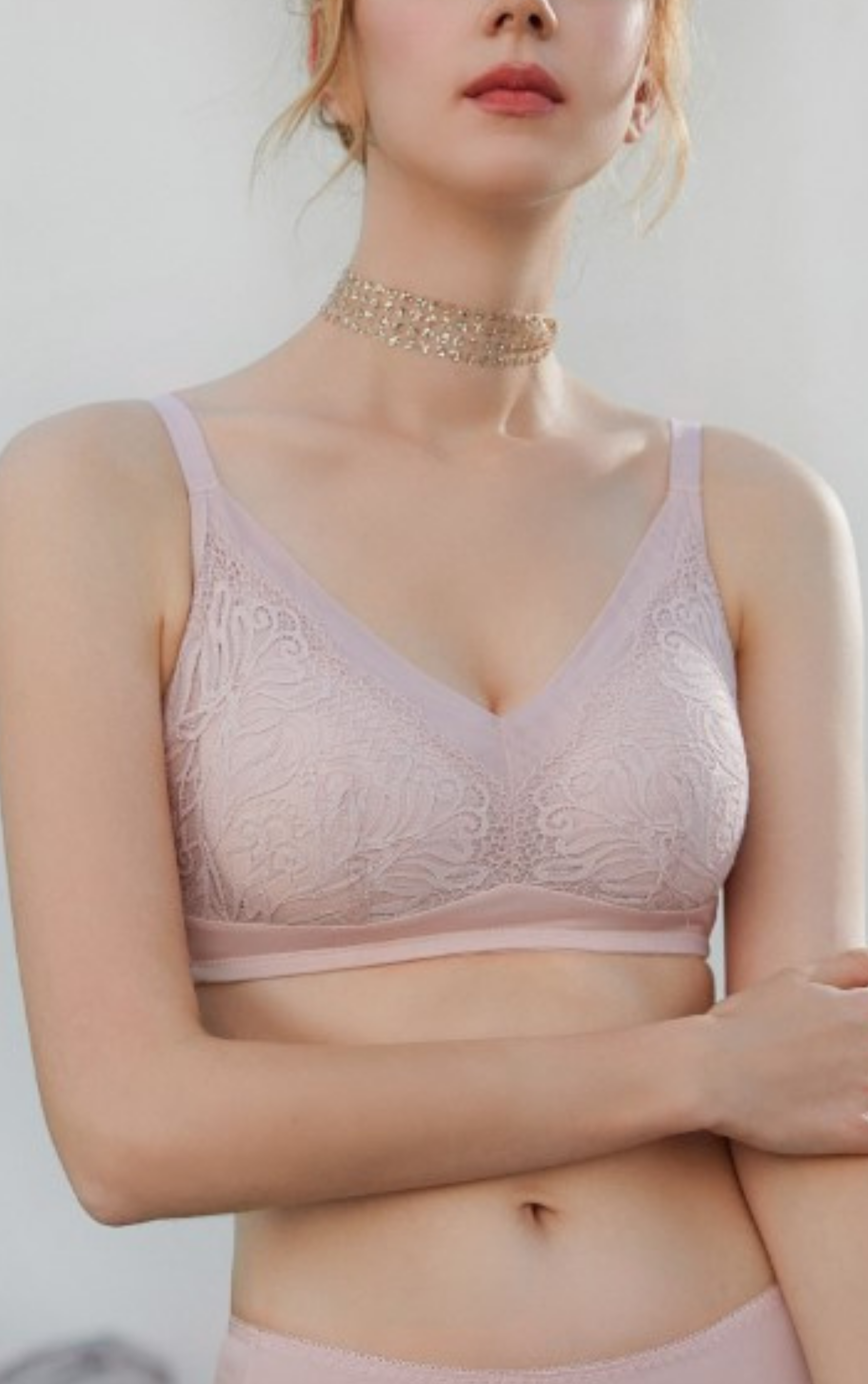 Front view of black lace side-smoothing wireless contour bra with antibacterial cotton lining