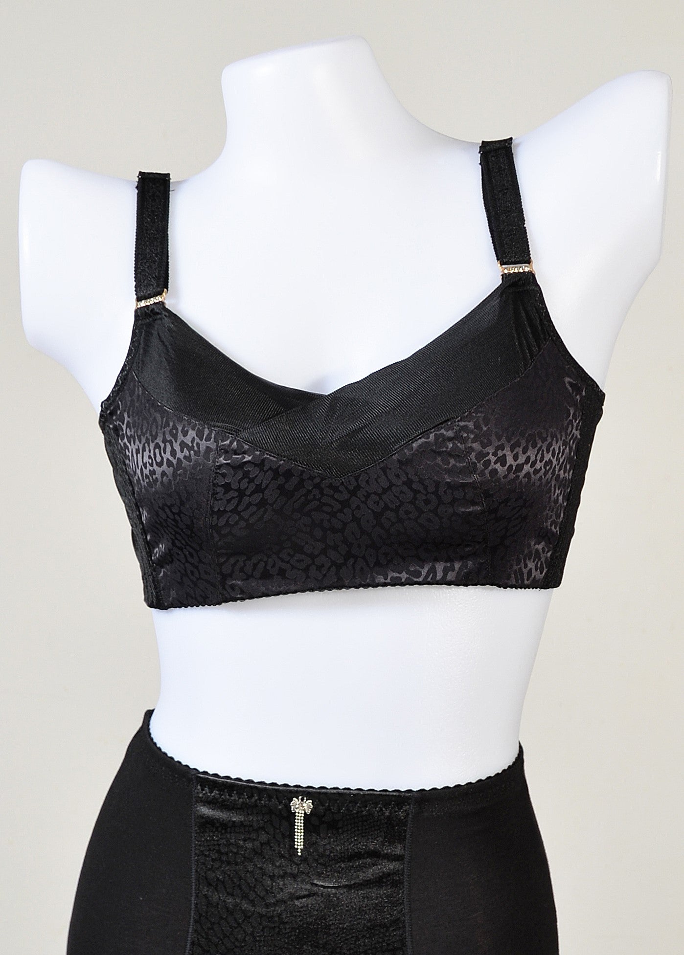 Front view of black leopard print underwire push-up contour bra with convertible straps
