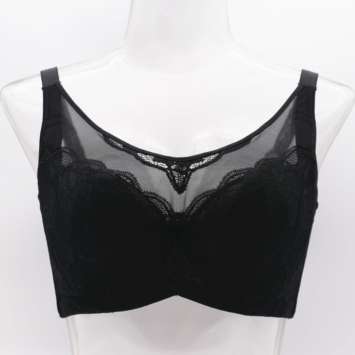 Black wireless contour bra displayed flat – highlighting the lace detail and sleek contour design.